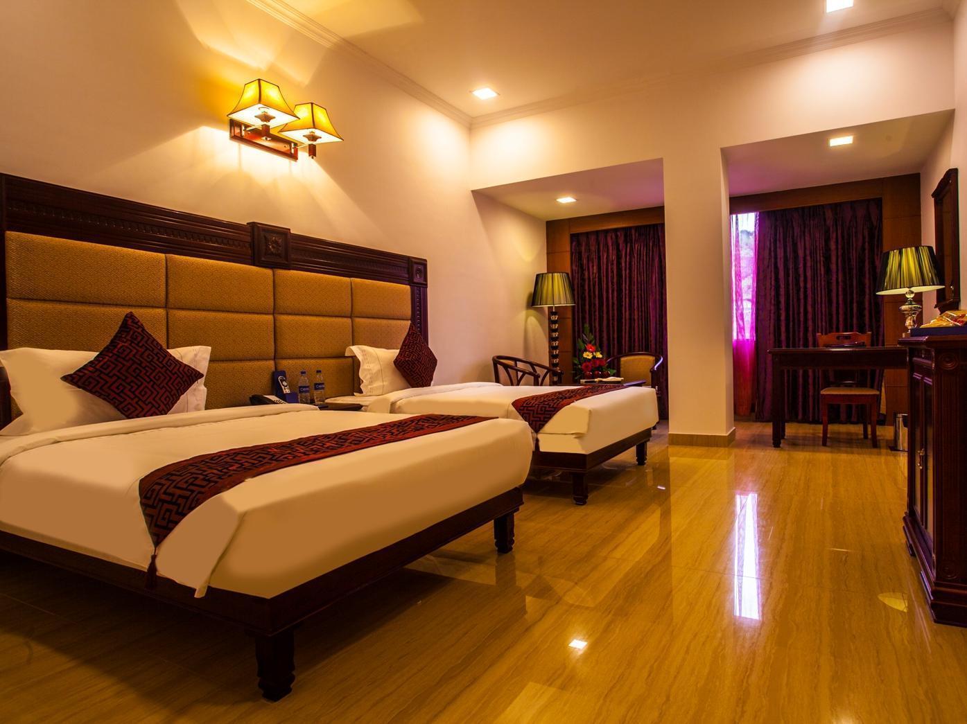 Golden Chariot Vasai Hotel Exterior photo