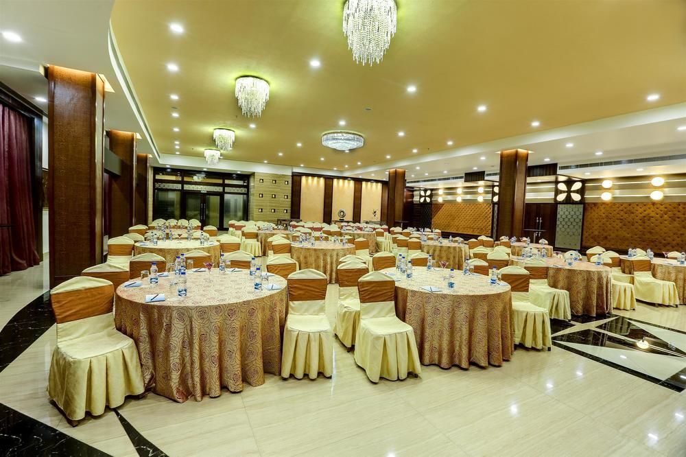 Golden Chariot Vasai Hotel Exterior photo