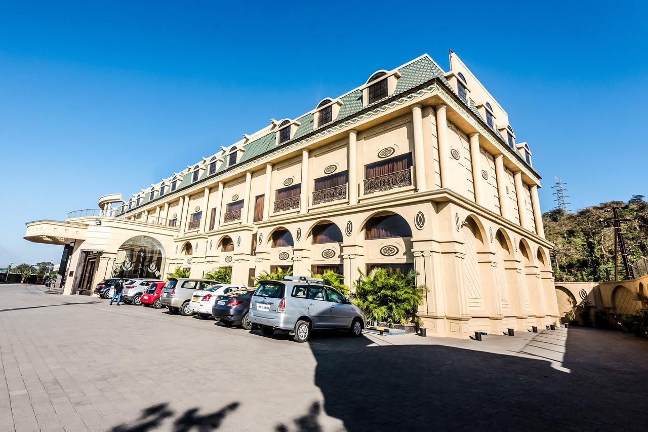 Golden Chariot Vasai Hotel Exterior photo