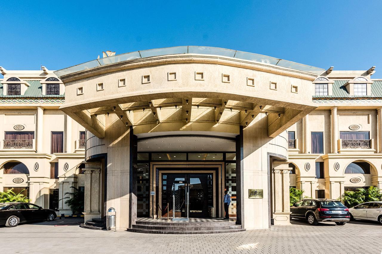 Golden Chariot Vasai Hotel Exterior photo