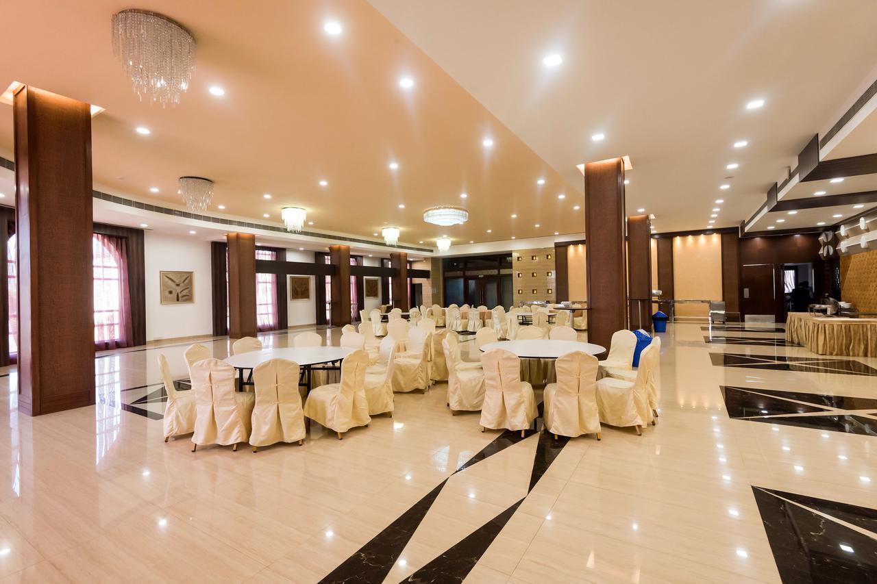 Golden Chariot Vasai Hotel Exterior photo