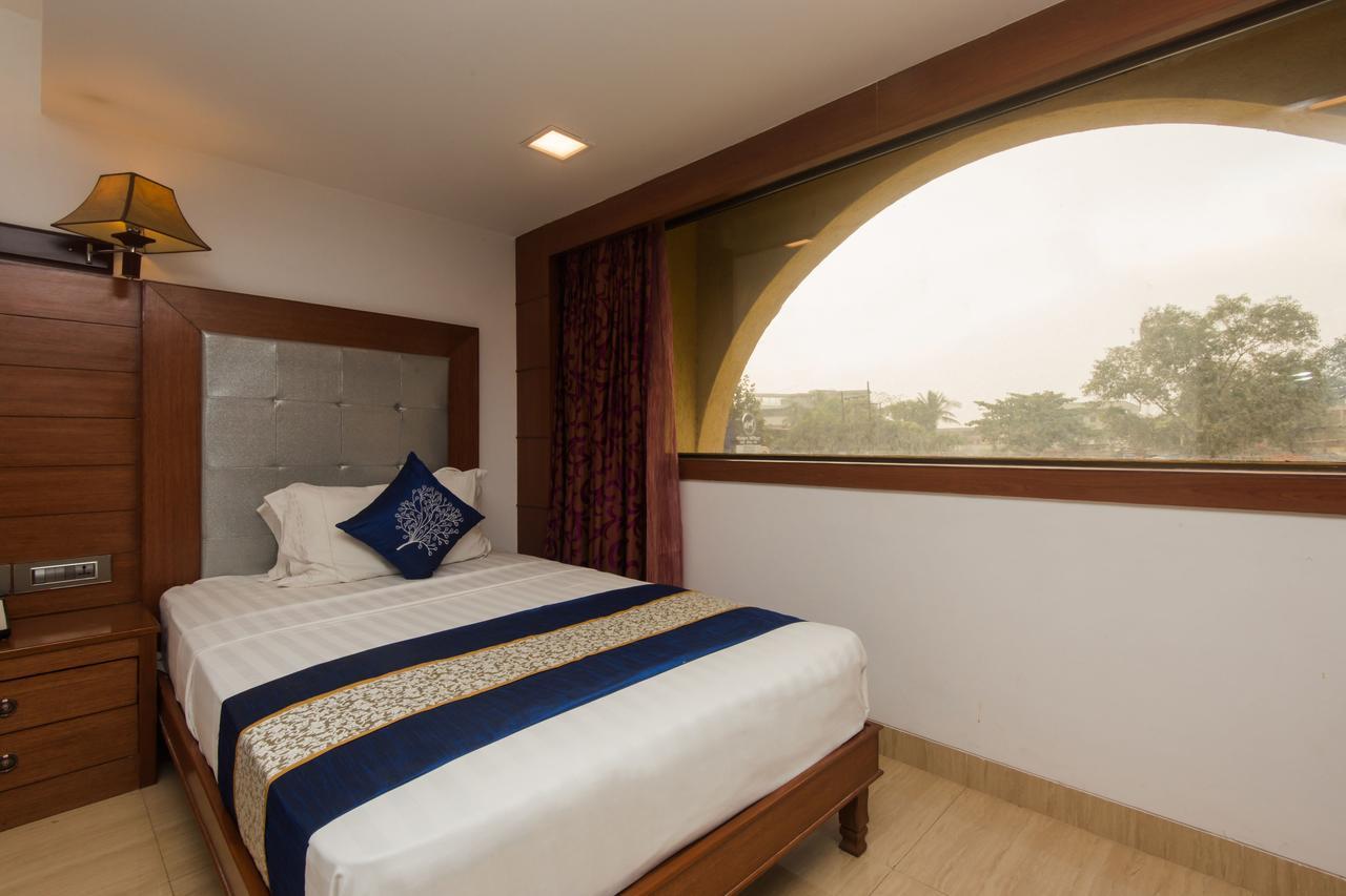 Golden Chariot Vasai Hotel Exterior photo