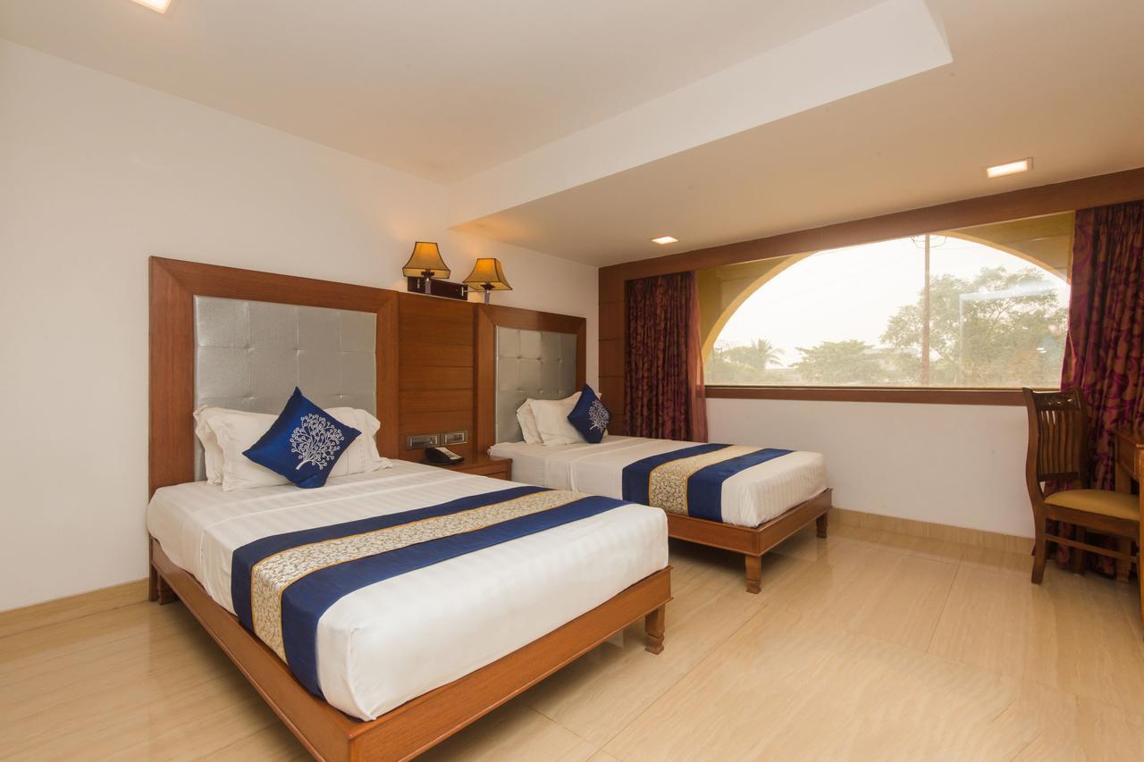 Golden Chariot Vasai Hotel Exterior photo