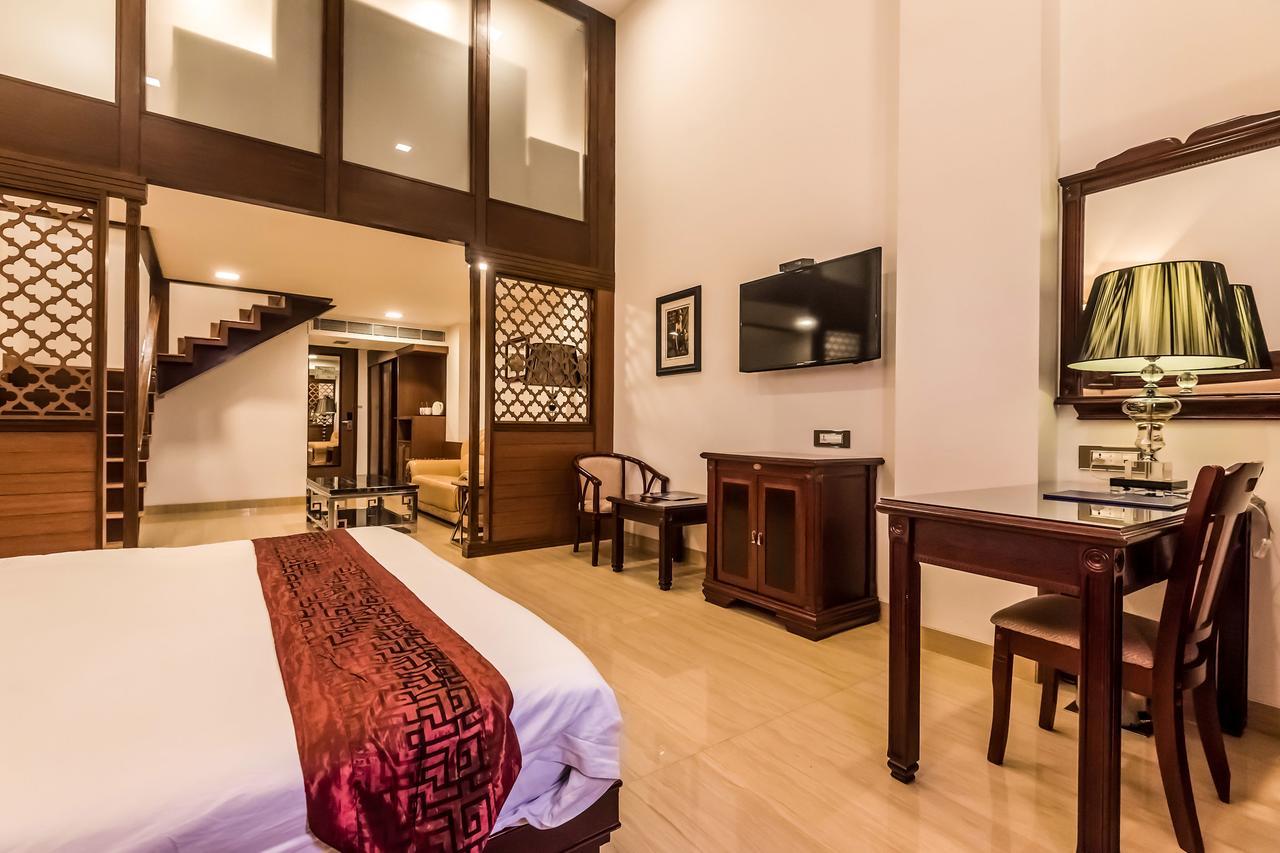 Golden Chariot Vasai Hotel Exterior photo