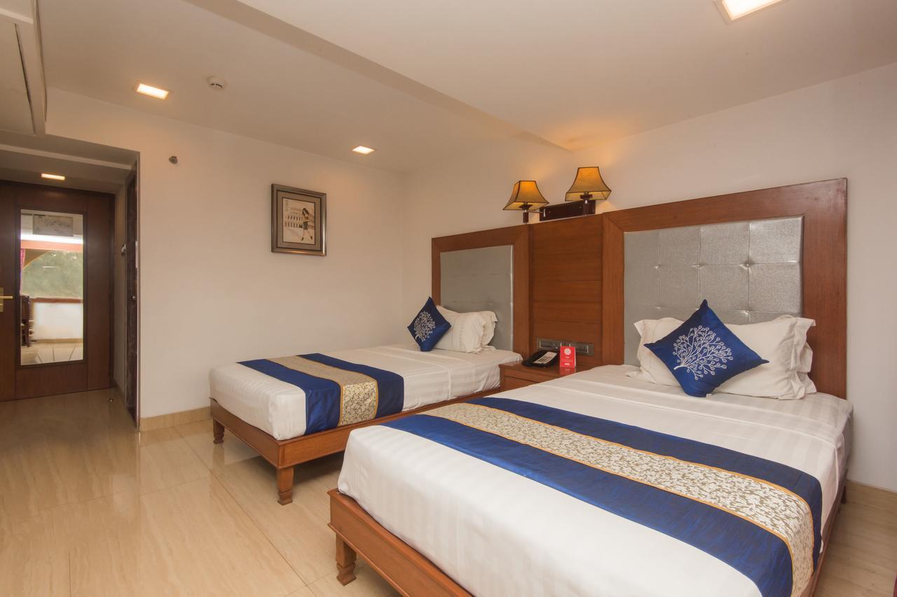 Golden Chariot Vasai Hotel Exterior photo