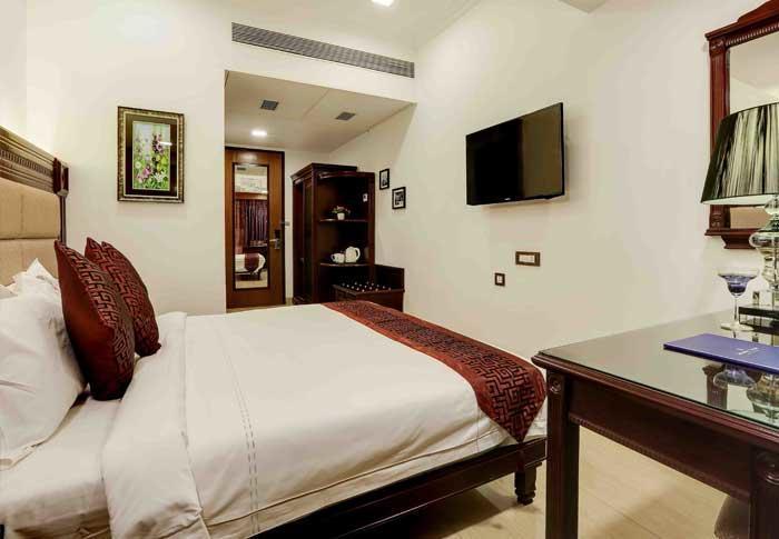 Golden Chariot Vasai Hotel Exterior photo