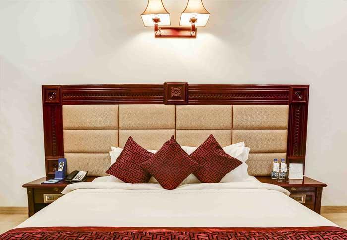 Golden Chariot Vasai Hotel Exterior photo