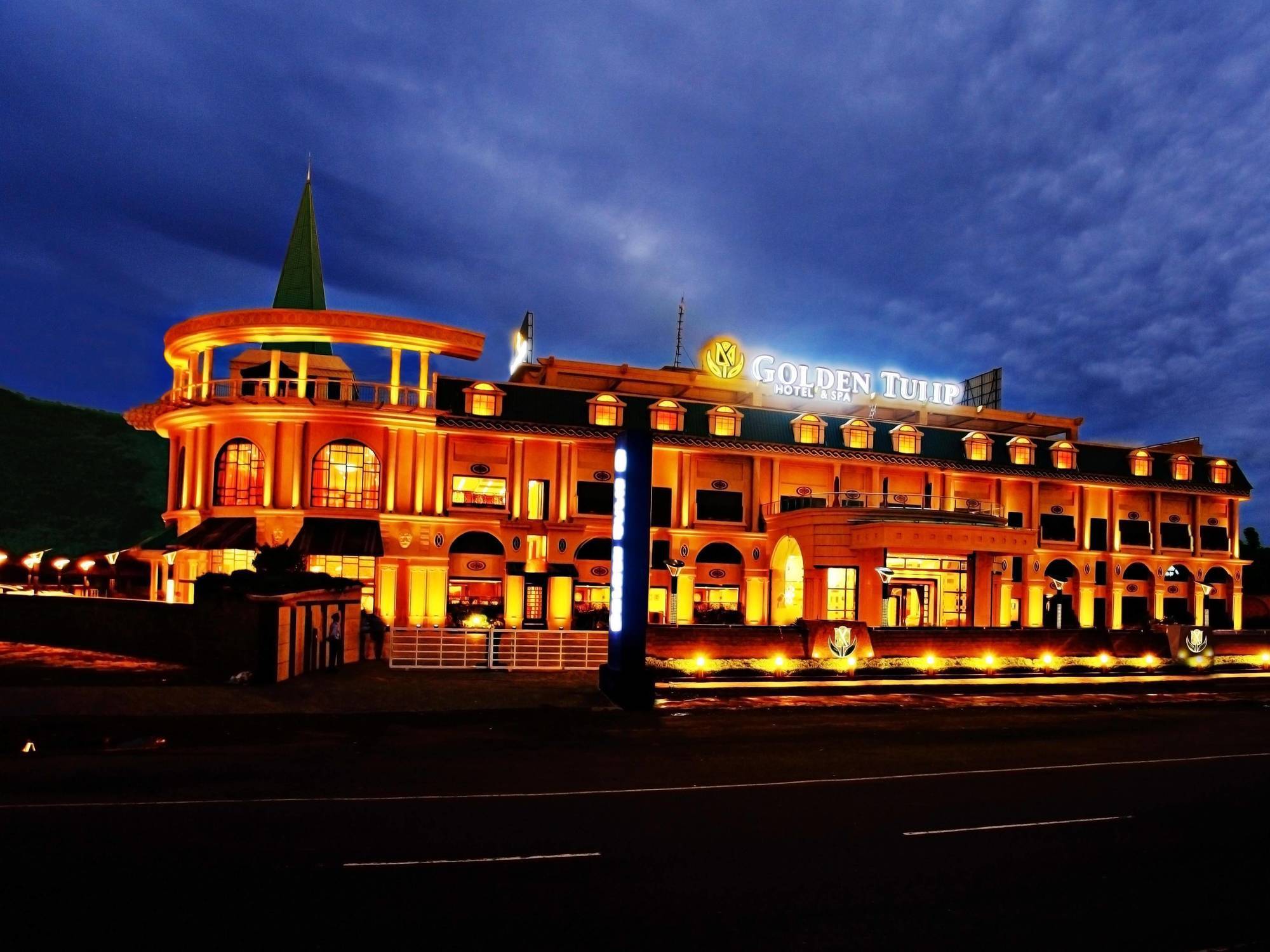 Golden Chariot Vasai Hotel Exterior photo