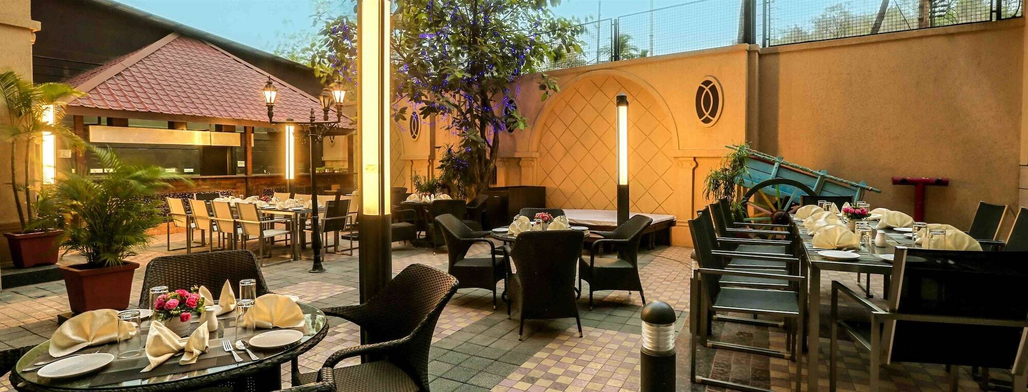 Golden Chariot Vasai Hotel Exterior photo